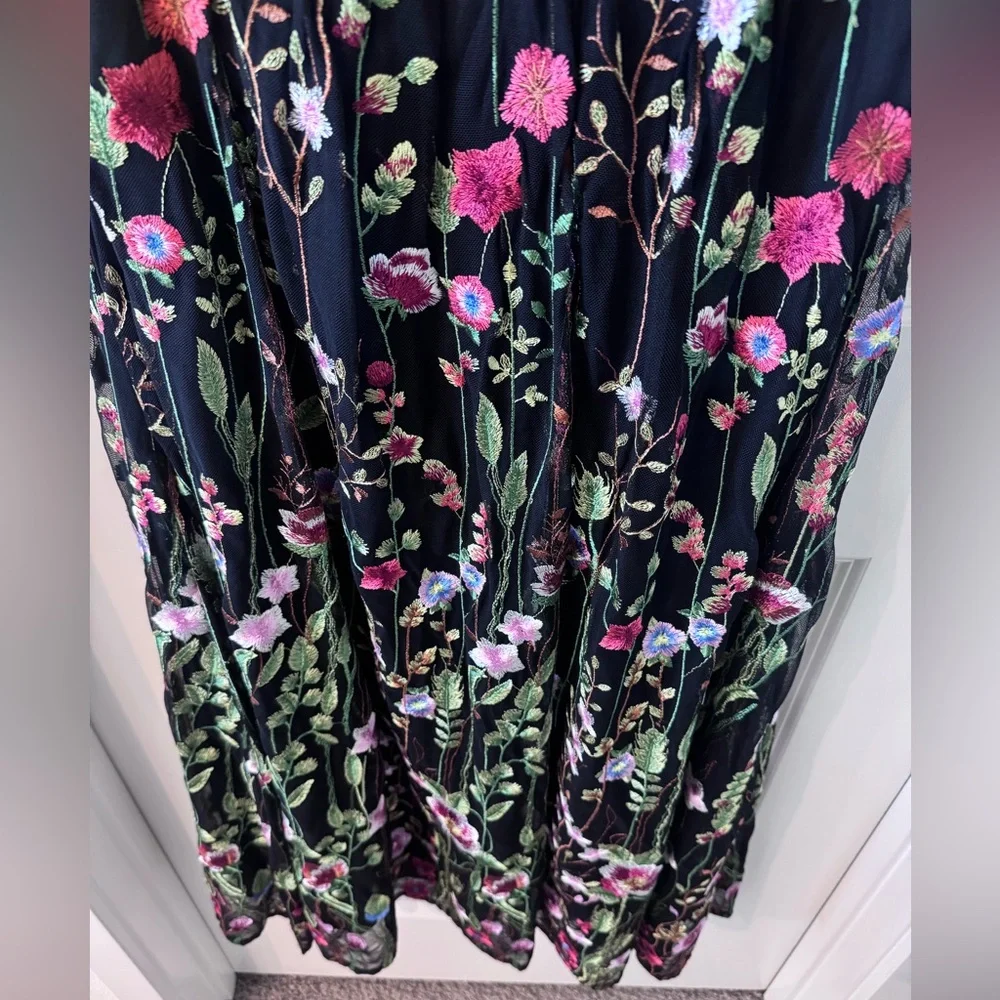 NWOT Aqua Black Floral Mesh Evening Gown - Picture 4 of 13